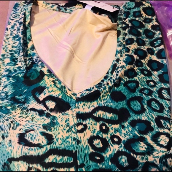 Cheetah Long Sleeve Dress - Picture 8 of 9